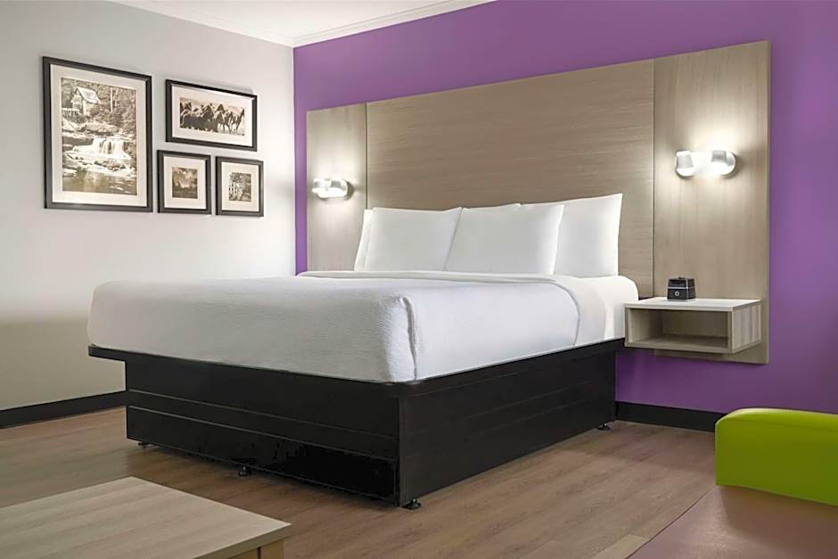 La Quinta Inn & Suites by Wyndham Birmingham/Cahaba Park South