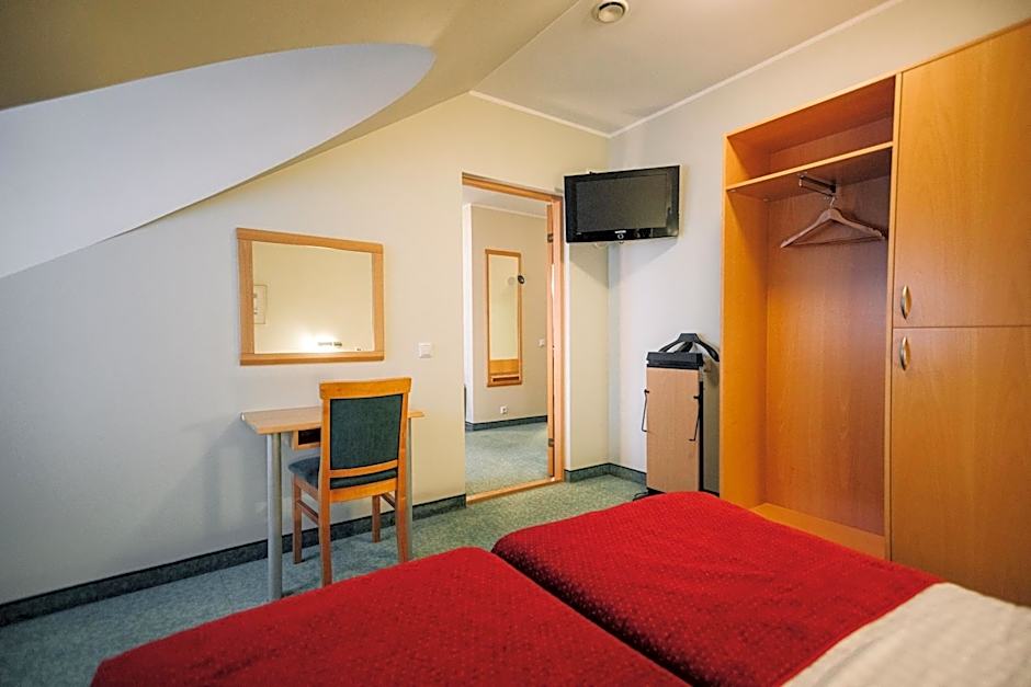 Photo 1 of 11 of Suite, Jetted Tub