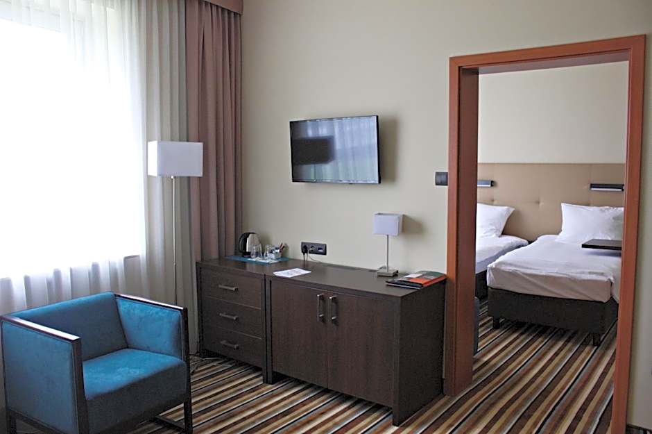 Hotel Victor Pruszkow DeSilva