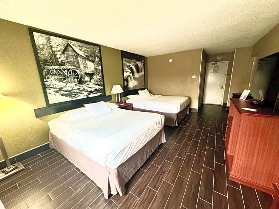 Super 8 by Wyndham Frederick