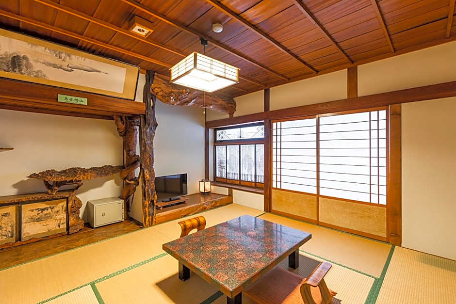 Tsuta Onsen Ryokan