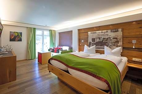 Deluxe Double Room with Balcony