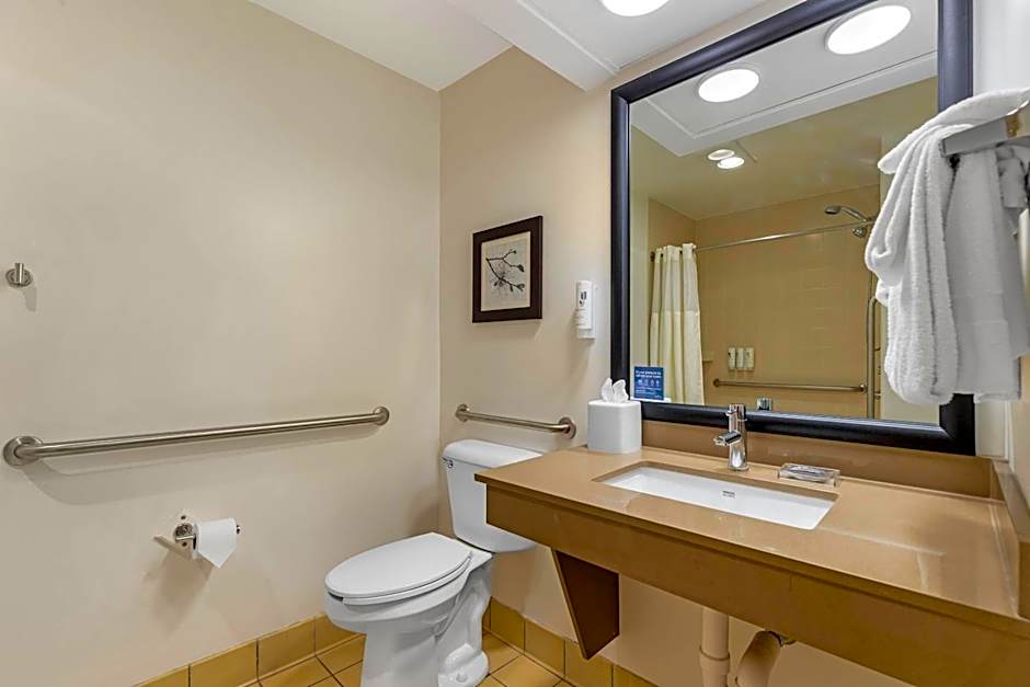 Country Inn & Suites by Radisson, Des Moines West, IA