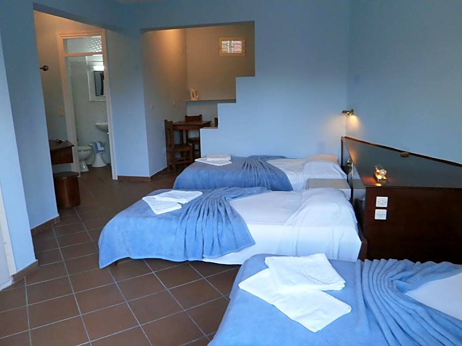 Zdjęcie 1 z 5 — Triple Room