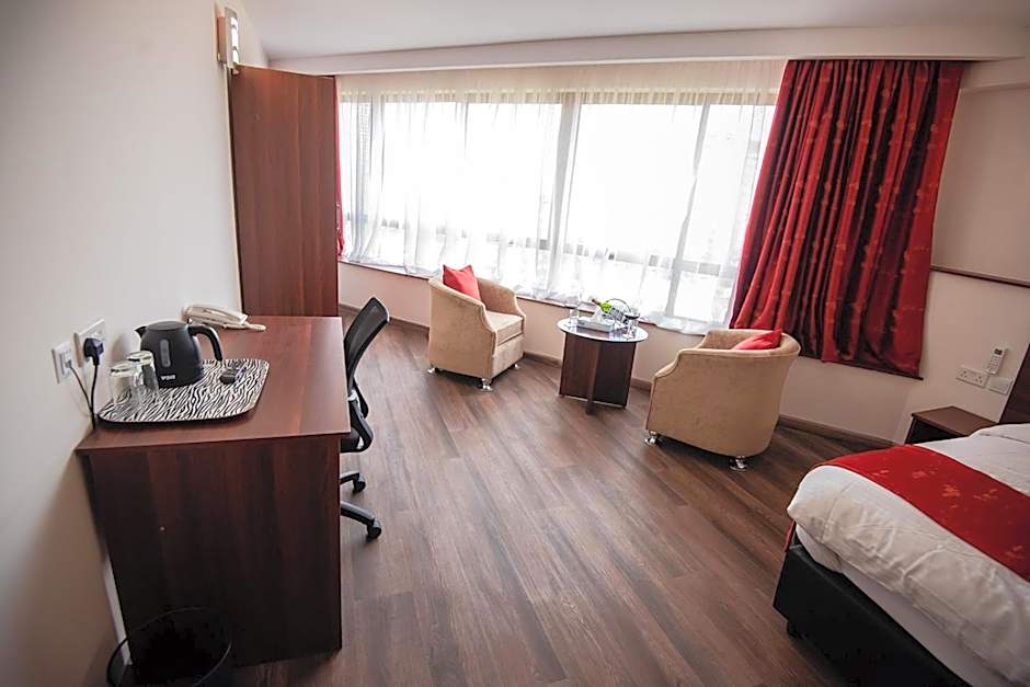 The Crossroads Hotel, Westlands