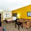 La Quinta Inn & Suites by Wyndham Floresville