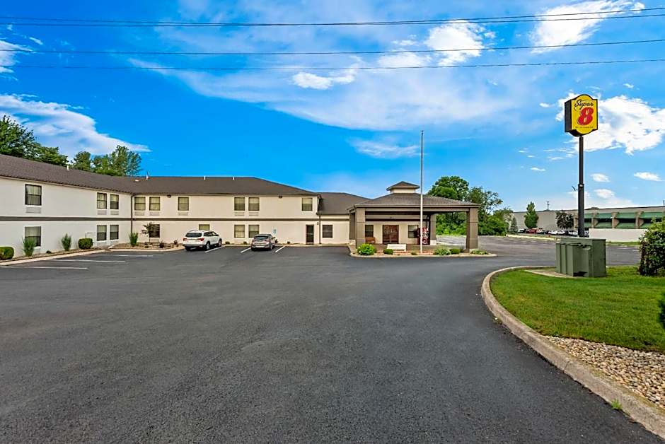 Super 8 by Wyndham Bellefontaine