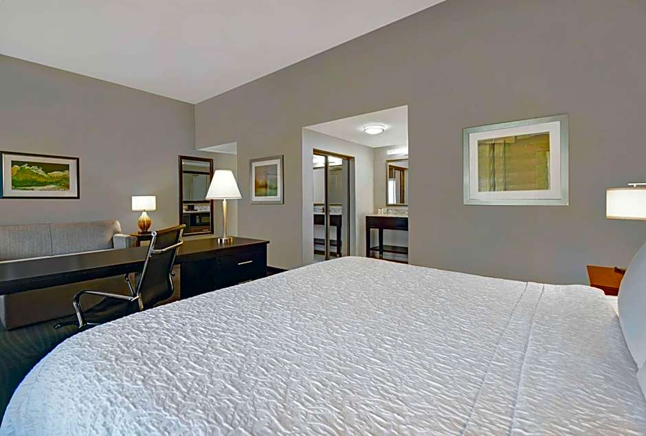 Hampton Inn By Hilton And Suites Robbinsville