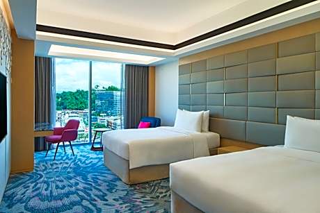 2 Twin Bed with City View - Club Lounge Access