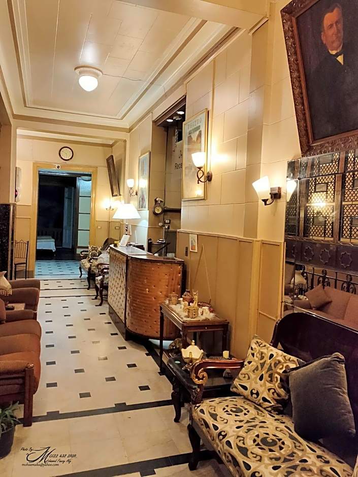 Triomphe Hostel