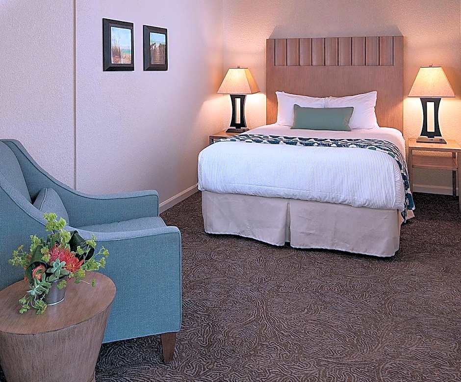 Cambria Landing Inn and Suites