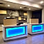 Holiday Inn Express & Suites Lincoln Airport By IHG