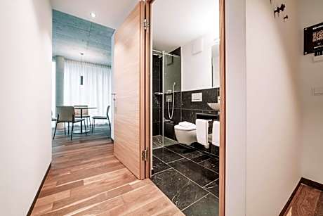 Large Apartment Deluxe