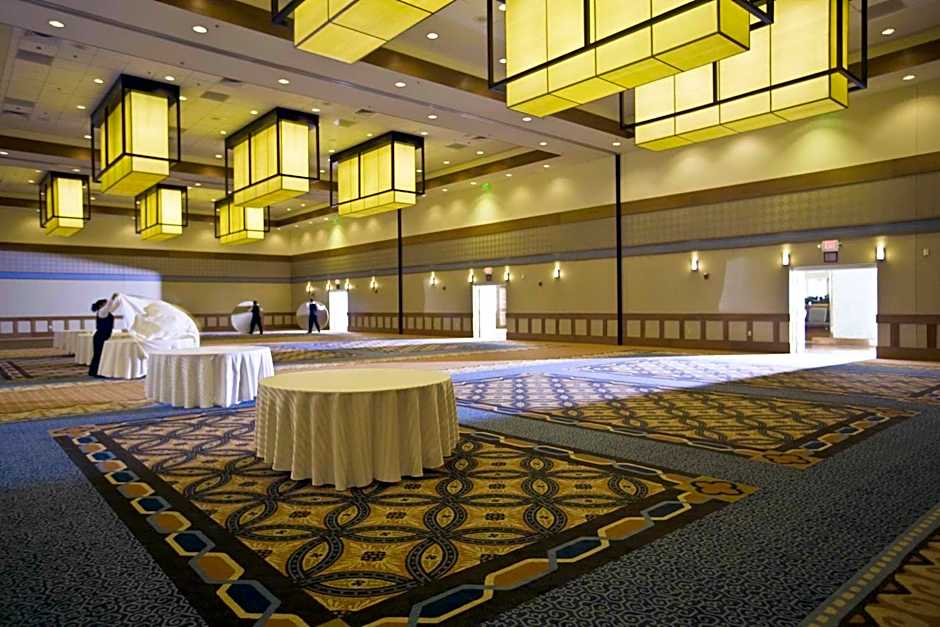 DoubleTree By Hilton Phoenix- Tempe