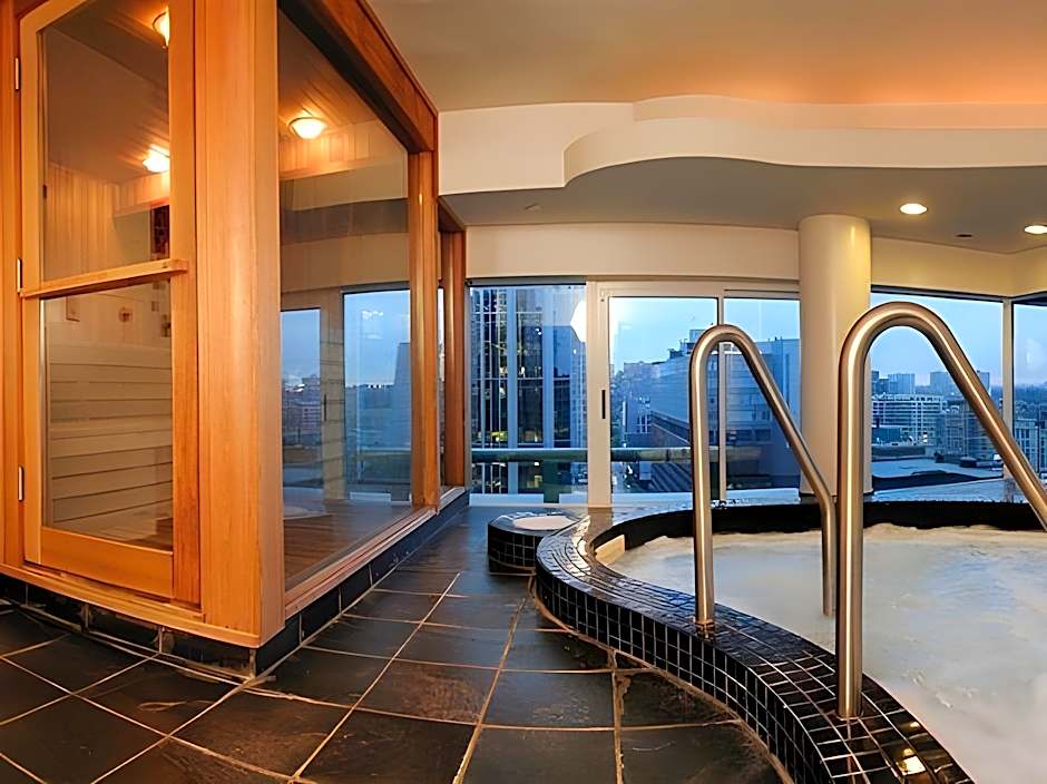 Cambridge Suites Toronto