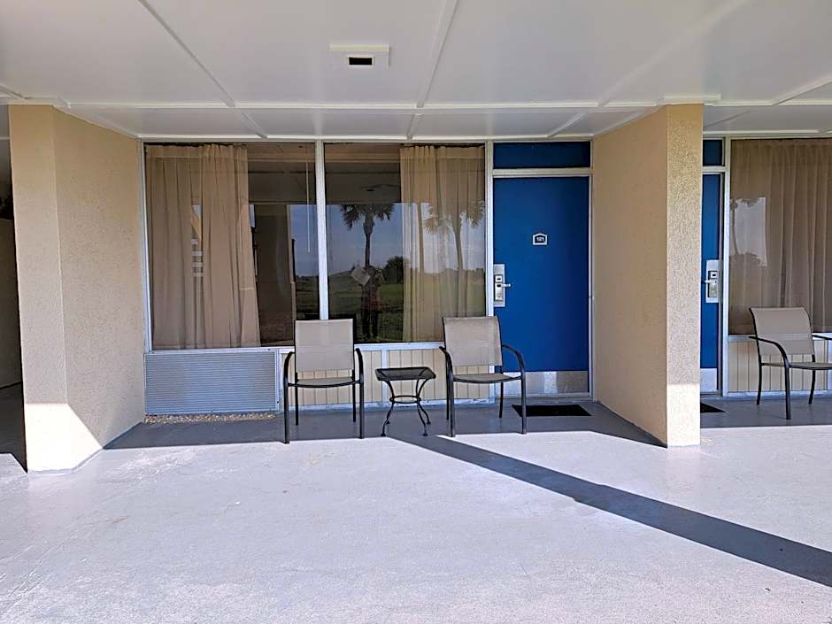 Days Inn & Suites by Wyndham Jekyll Island