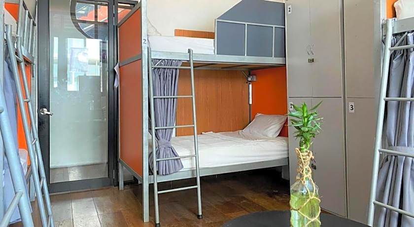 SPOT ON 90194 Lincoln's Backpacker's