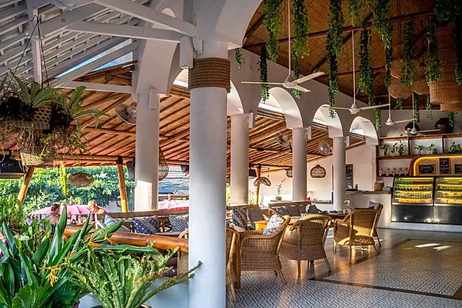PinkCoco Uluwatu - Constant Surprises & for Cool Adults Only