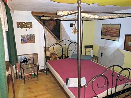 Zum stillen Himmelbett in Lichtenwalde