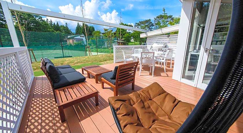 Holiday House Green Garden