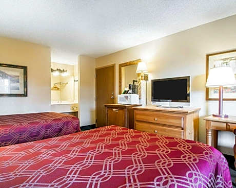 Queen Room - Accessible/Nonsmoking