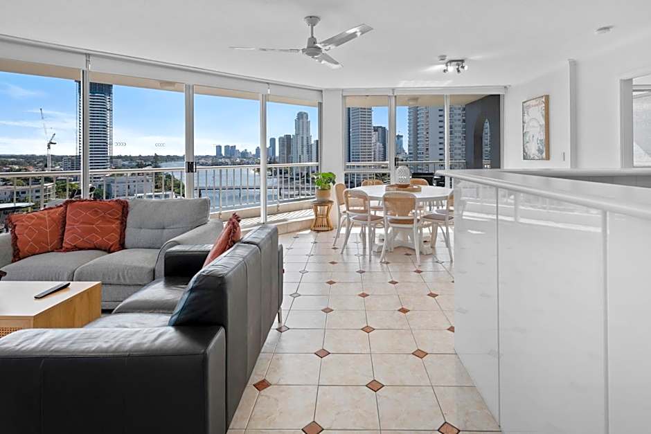 Moorings On Cavill Surfers Paradise