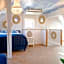 The Henry Self Check-In Guesthouse