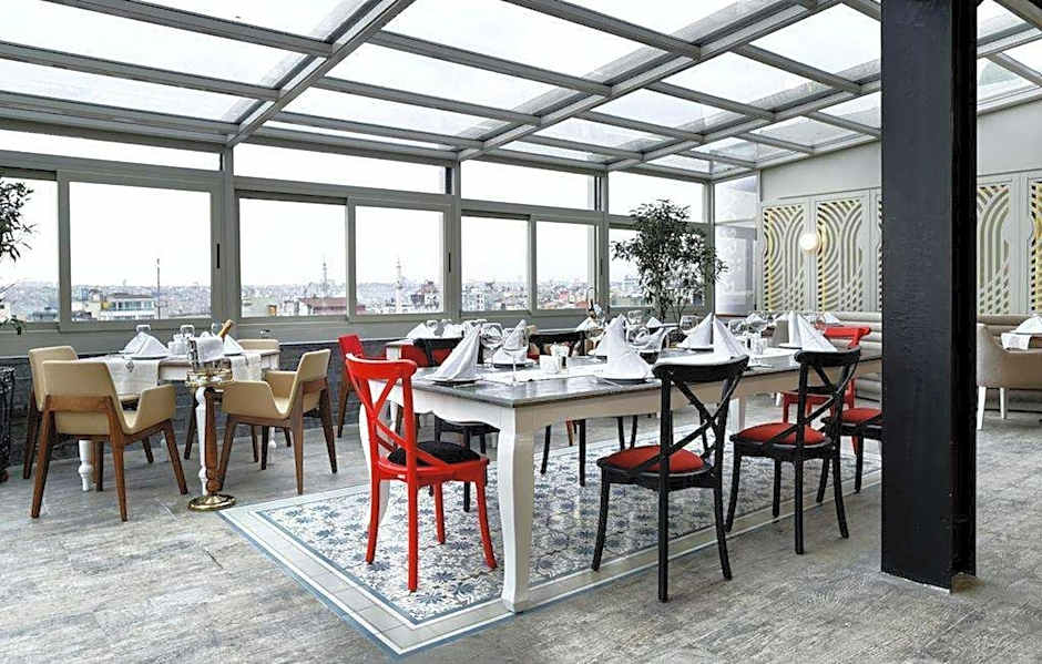 Darkhill Hotel