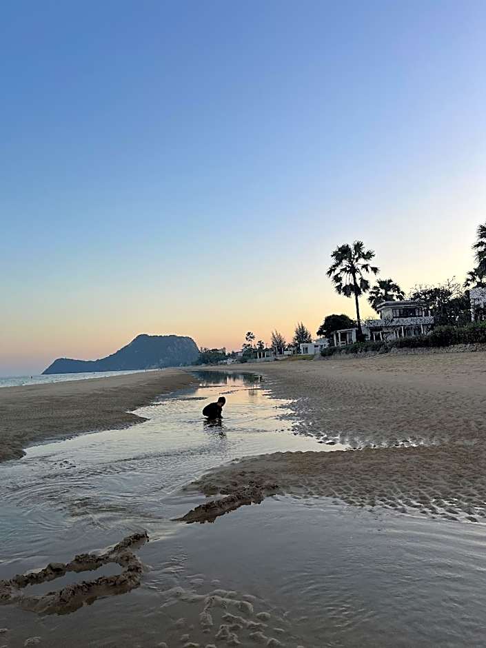 Hua Plee Lazy Beach Hotel