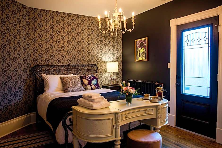 Slaymaker & Nichols Gastro House & Inn