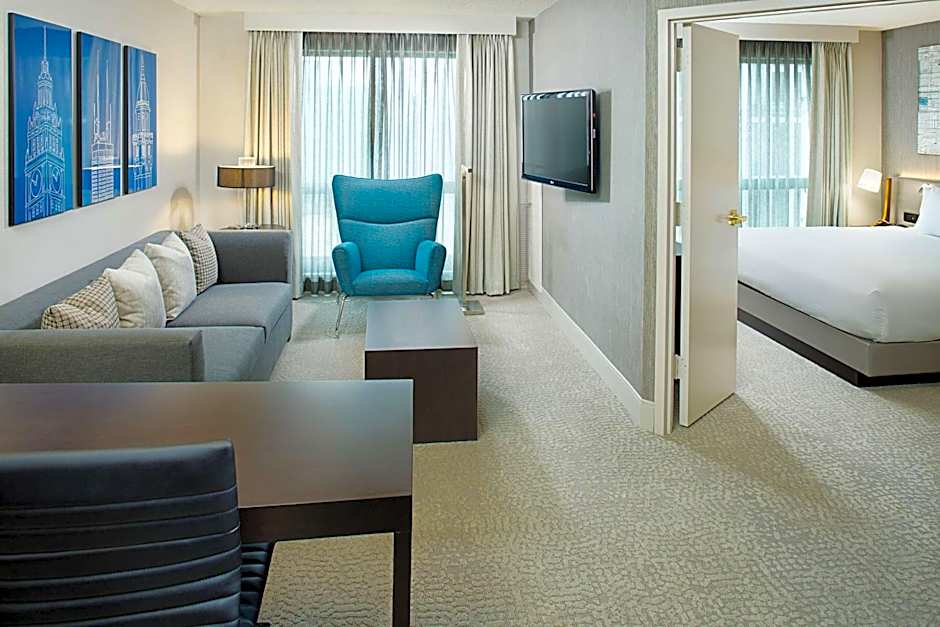 Hilton Chicago/Magnificent Mile Suites