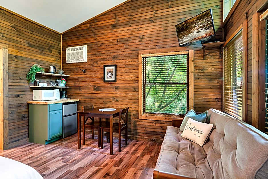 Rivers Edge Treehouses