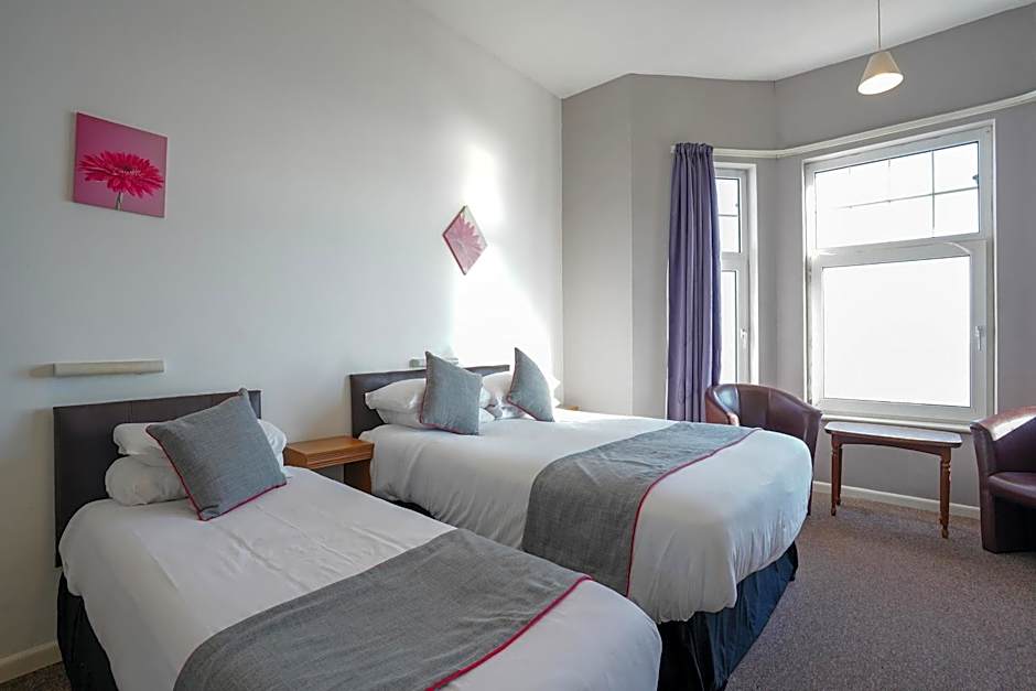 OYO Shanklin Beach Hotel