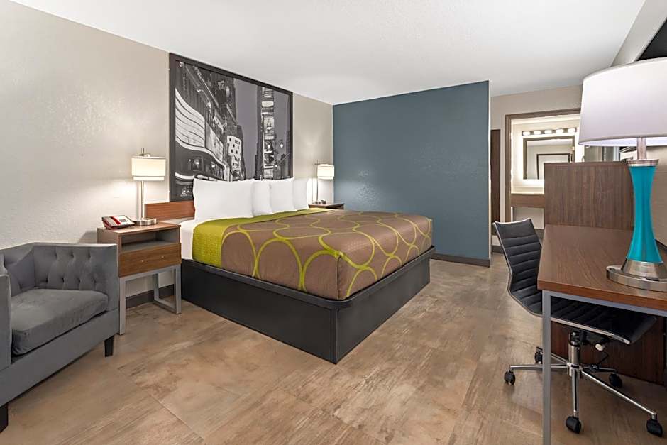 Super 8 by Wyndham Prattville Montgomery