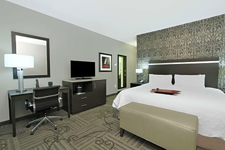 1 King W/Fridge Nonsmoking