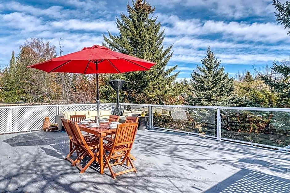 Boho Retreat w/King Bed on Bow River Pathway