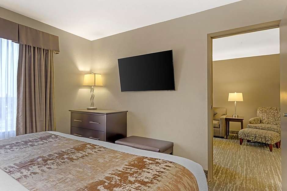 Best Western Plus Pembina Inn & Suites