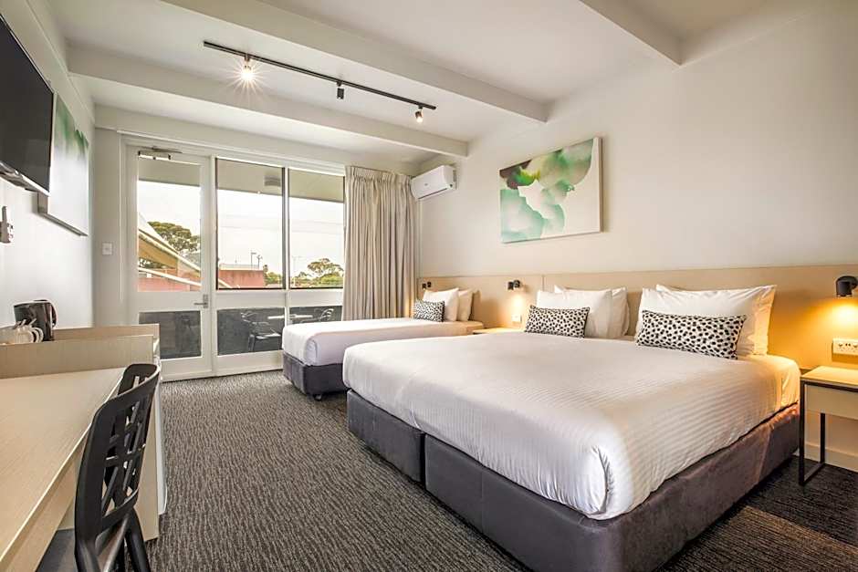 Nightcap at Seaford Hotel