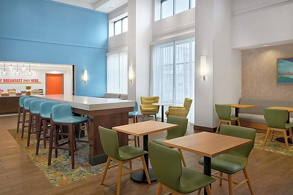 Hampton Inn & Suites Detroit/Troy