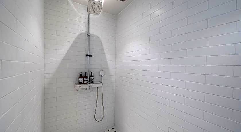 Brown Dot Siheung Geobuksum