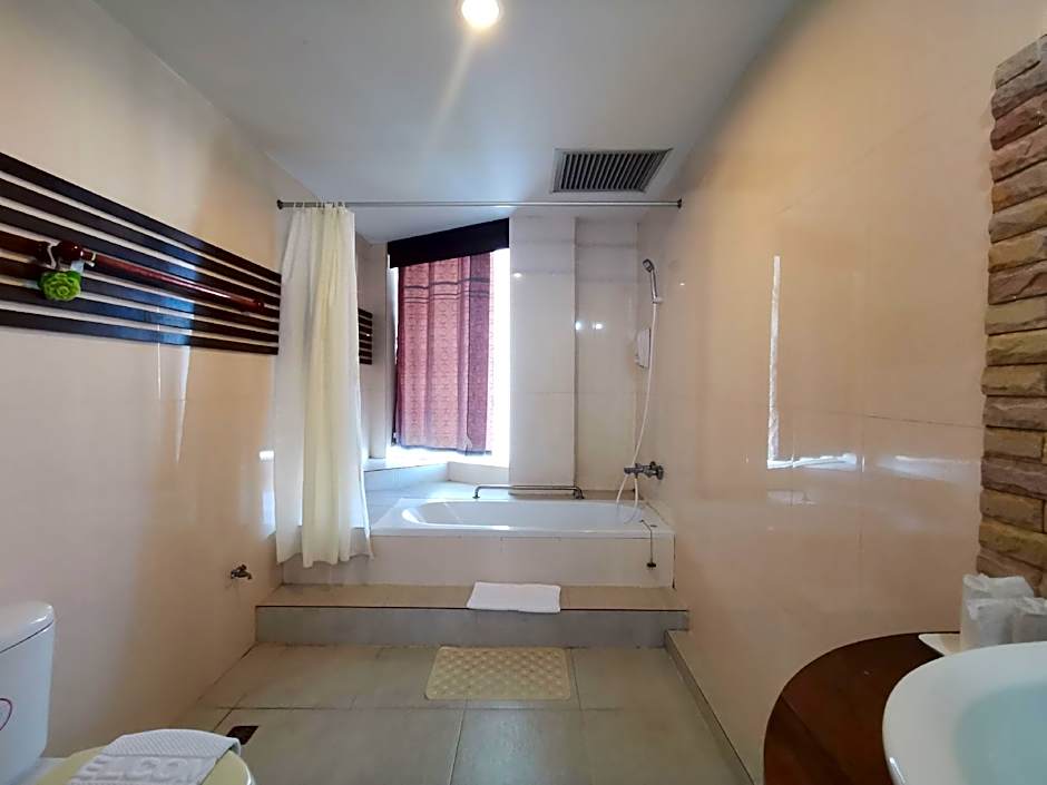 Nana Buri Hotel