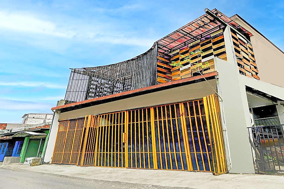 Hotel O Surabaya near Surabaya Town Square formerly Kupang Gunung Residence