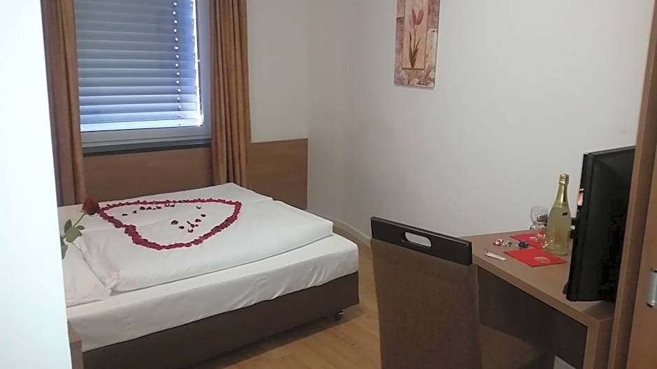 Apartment Hotel am Sand 24H