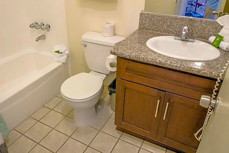 California Suites Hotel