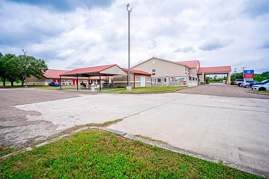 Texan Inn By OYO Beeville US-181