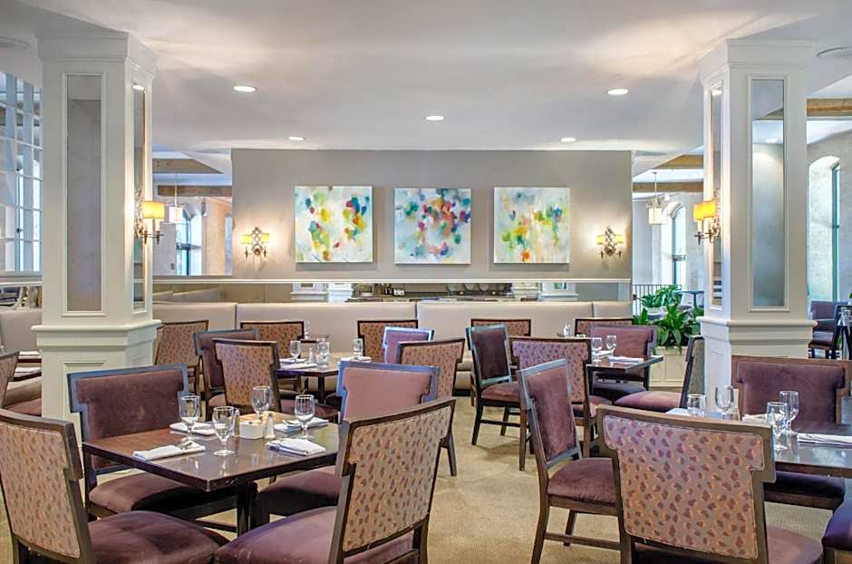THE RIVERFRONT HOTEL NEW ORLEANS