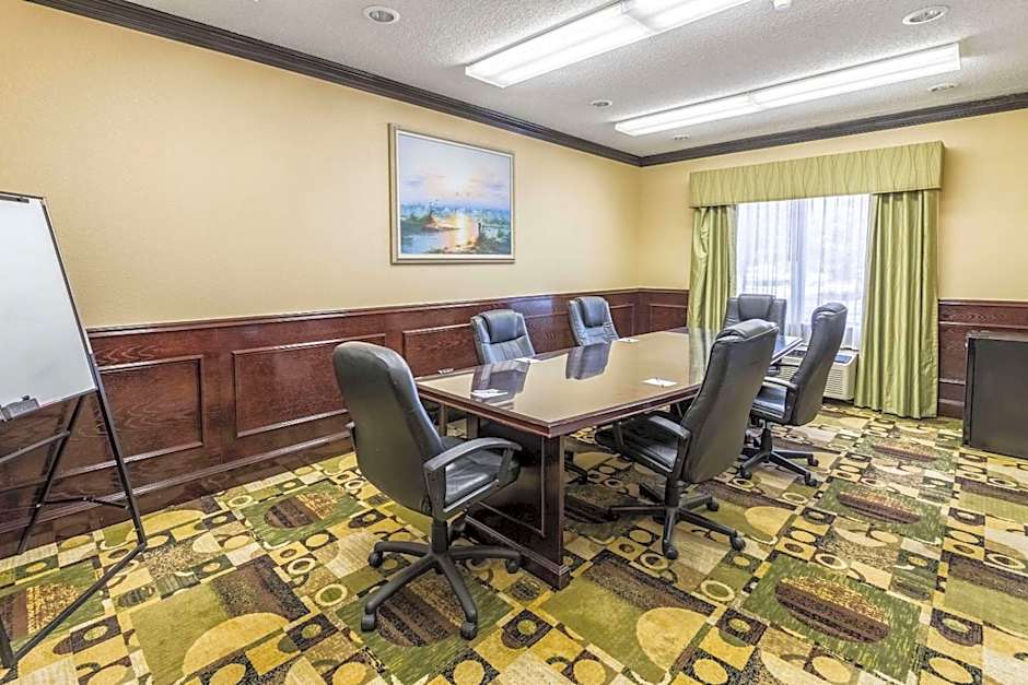 Quality Suites Burleson