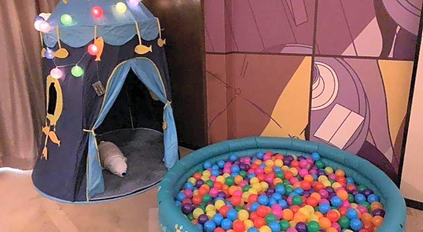 ZMAX Hotel Guangzhou Railway Station Sanyuanli  Metro Station