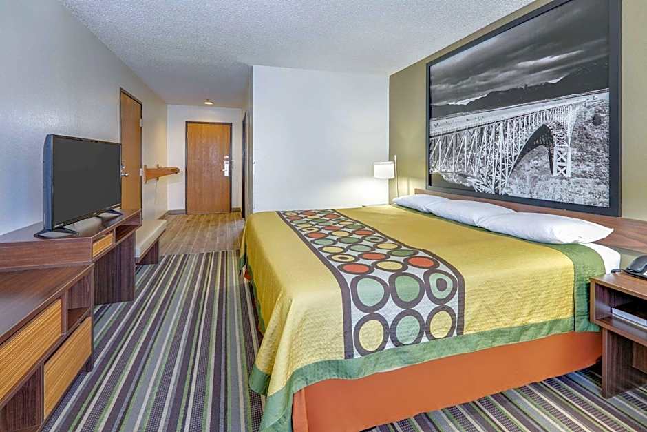 Super 8 by Wyndham Roswell