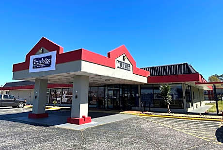 Travelodge by Wyndham Lumberton